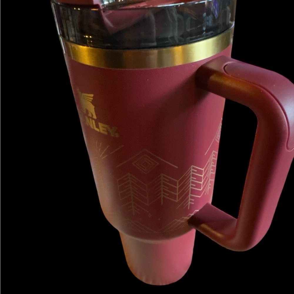 NIB Collectible Stanley 40 oz flip straw w/ handle “Crimson” Winterscape design - Picture 3 of 10